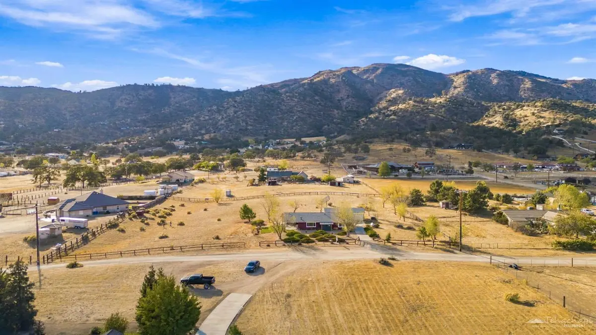 23401 Lupine Avenue, Tehachapi, CA 93561 - #1