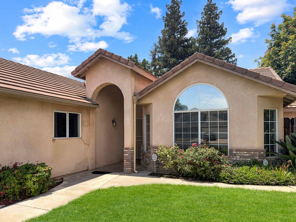 265 S Red Oak Street, Porterville, CA 93257 BHGRE