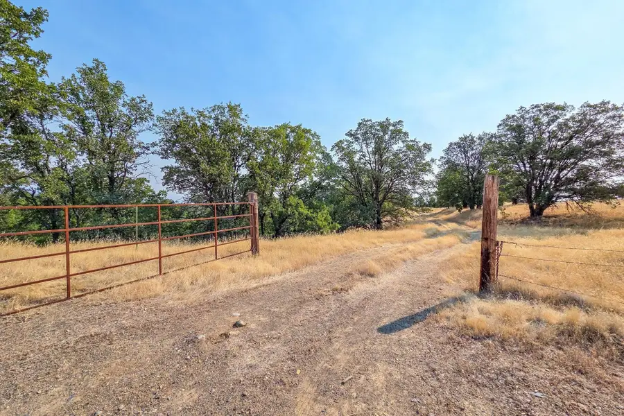 17560 Garrison Road, Cottonwood, CA 96022 - Image #2