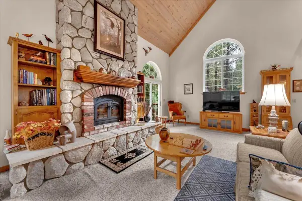 105 Top Of The West Drive, Chester, CA 96020