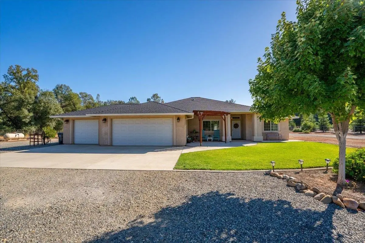 18900 Lahalah Way, Cottonwood, CA 96022 - Image #1