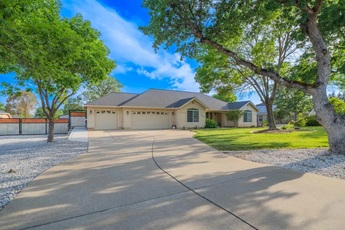 20733 Edgewater Drive, Cottonwood, CA 96022 - Image #1