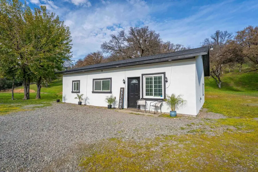 18670 Farris Street, Red Bluff, CA 96080 - Image #2