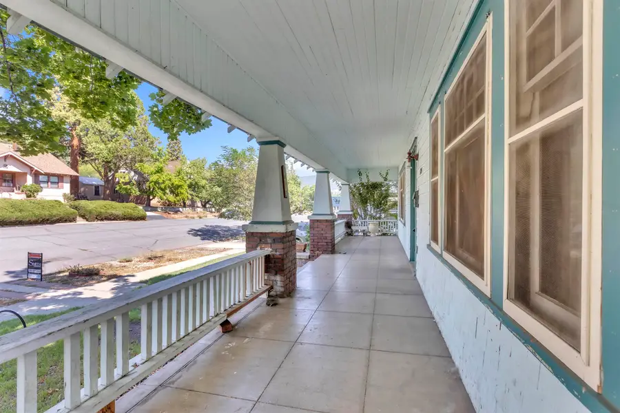 125 S S Roop Street, Susanville, CA 96130 - Image #2