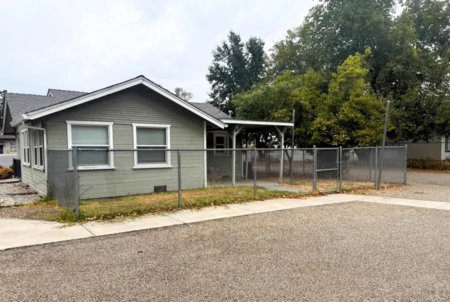 415 Antelope Blvd, Red Bluff, CA 96080 - Image #2
