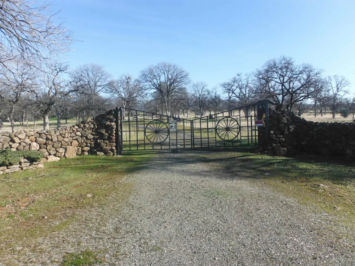 18750 Lanes Valley Road, Paynes Creek, CA 96075 - Image #1