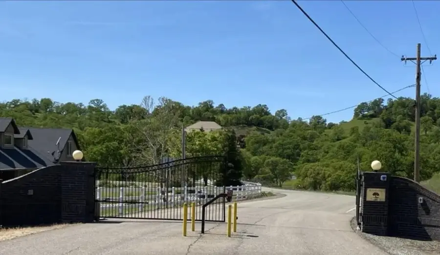 3.62 Acres Deer Crest Trail, Cottonwood, CA 96022 - #2