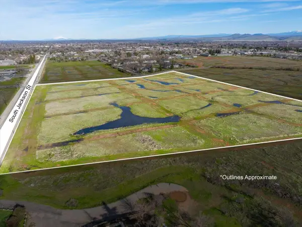 10.04 Vista Way, Red Bluff, CA 96080