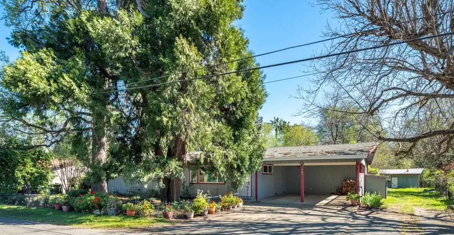 3082 Henderson Rd, Redding, CA 96002 - #2