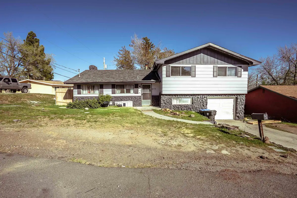 875 Washo Ln, Susanville, CA 96130 - #1
