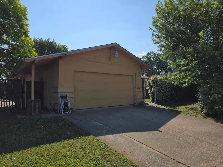 635 Armstrong Court, Red Bluff, CA 96080 - #2