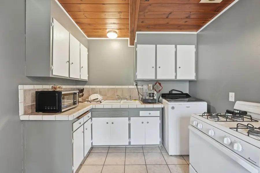 1735 Douglass Street, Red Bluff, CA 96080 - #3