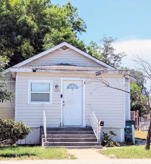 1220 5th Avenue, Corning, CA 96021
