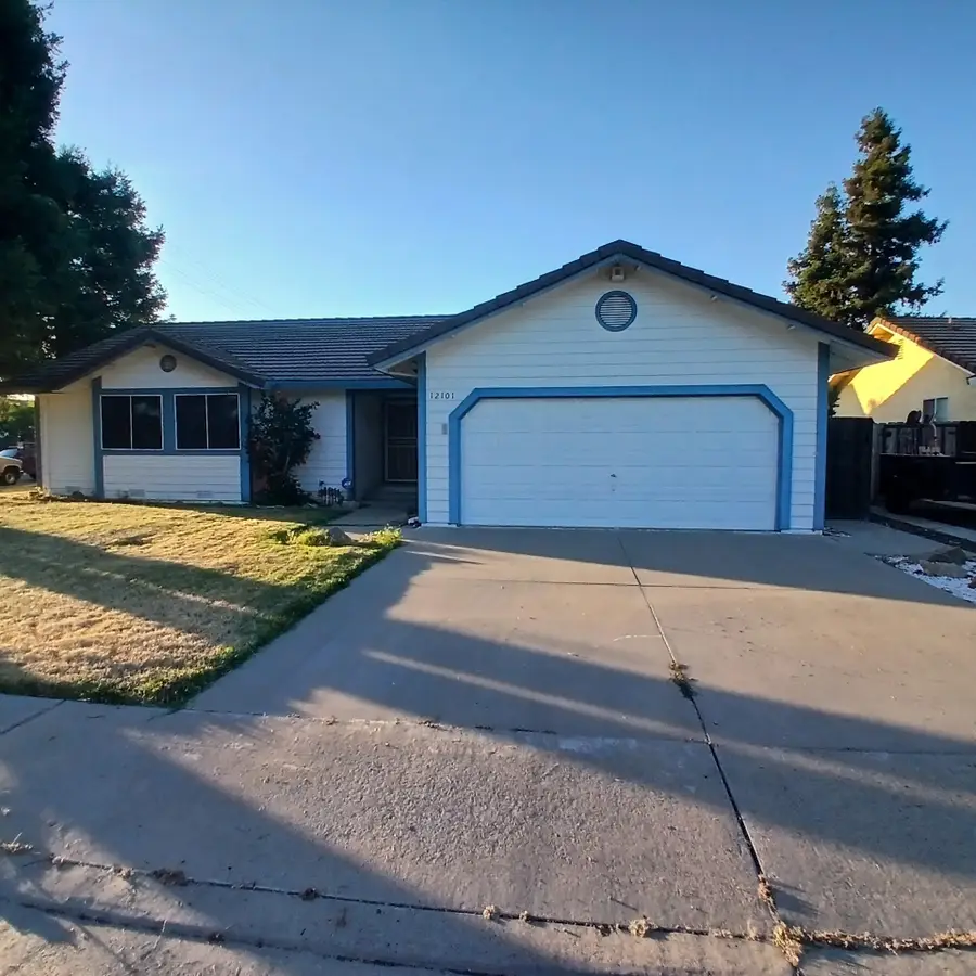 12101 Cherry Dr, Waterford, CA 95386 - #2