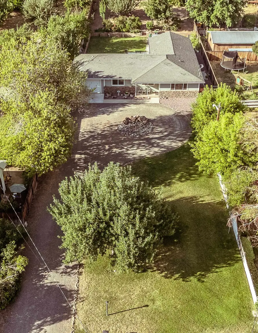811 Mark St, Susanville, CA 96130 - #3