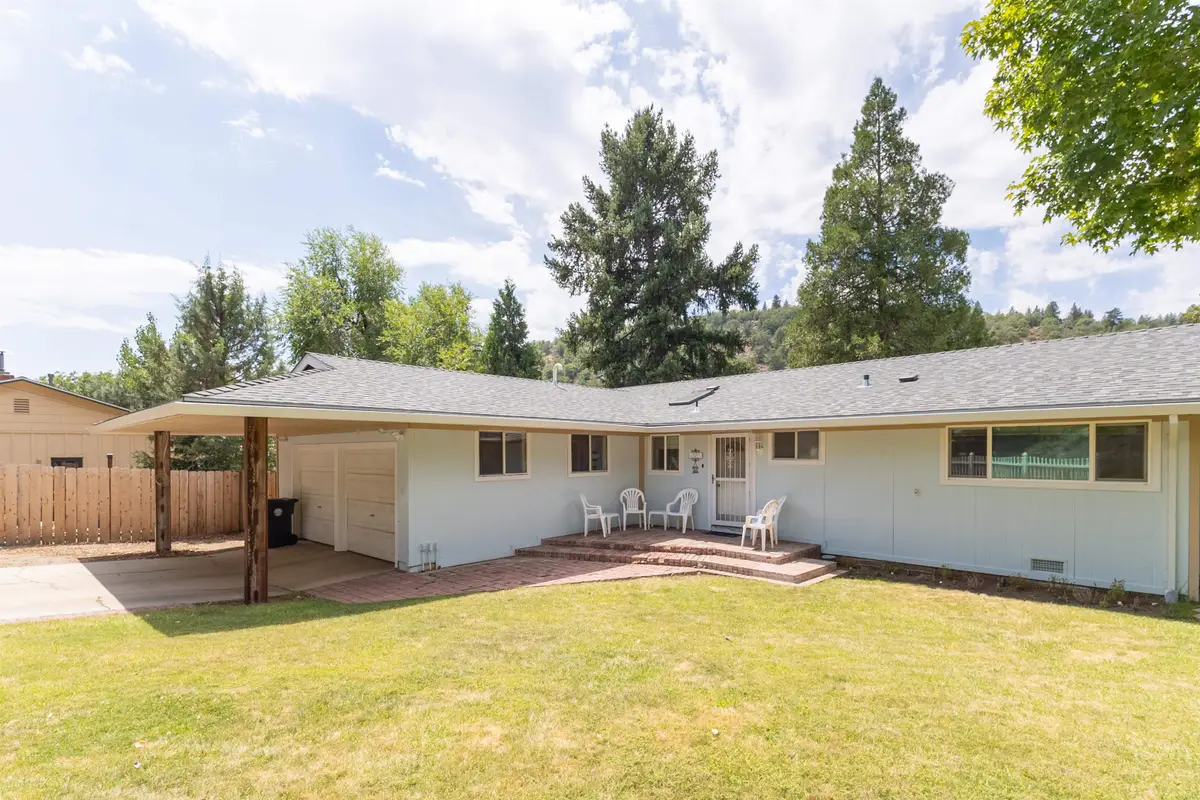 910 Cherry Terrace, Susanville, CA 96130 - #1
