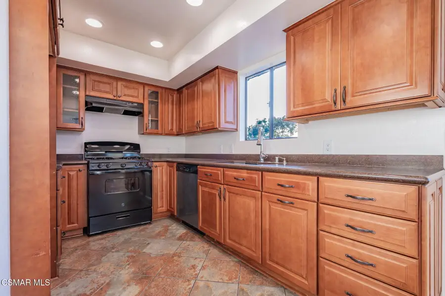 8710 Independence, Canoga Park, CA 91304 - Image #3