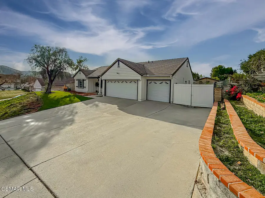 221 Hazelridge, Simi Valley, CA 93065 - Image #3
