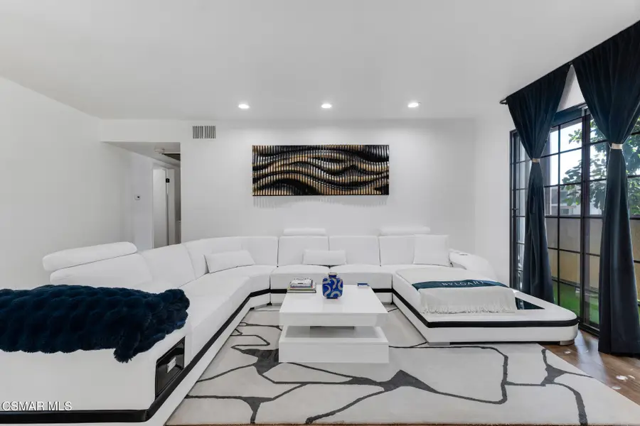 10220 De Soto, Chatsworth, CA 91311 - #3