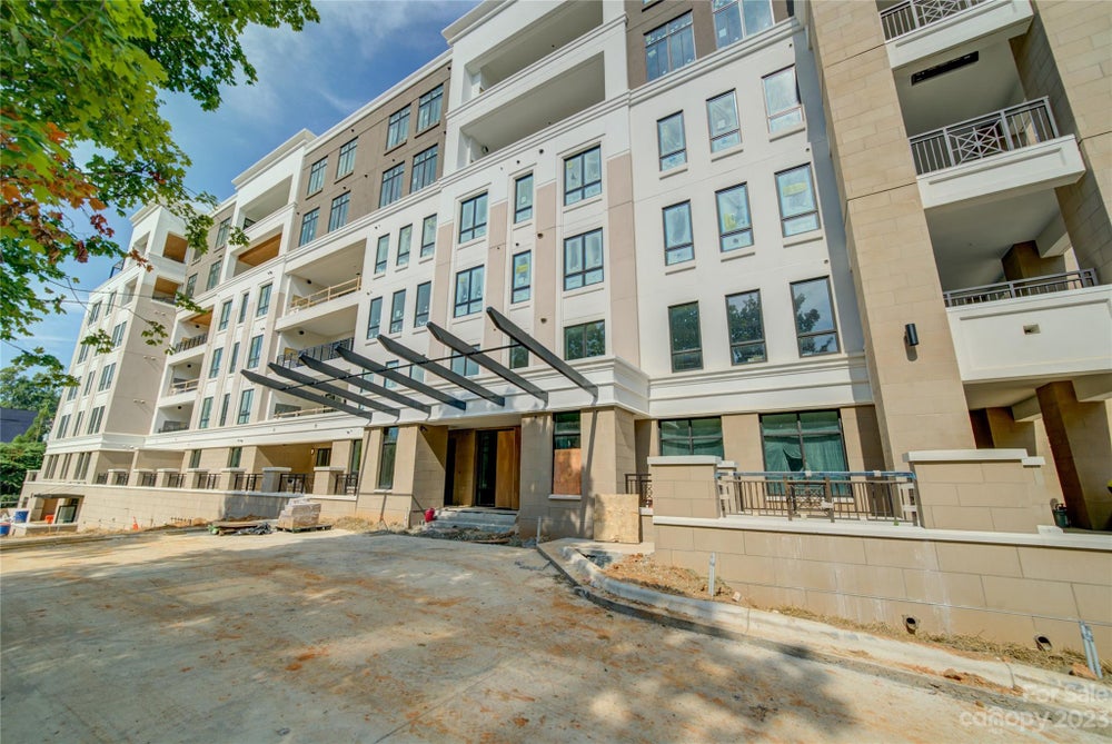 130 Cherokee Road 202, Charlotte, NC 28207 BHGRE