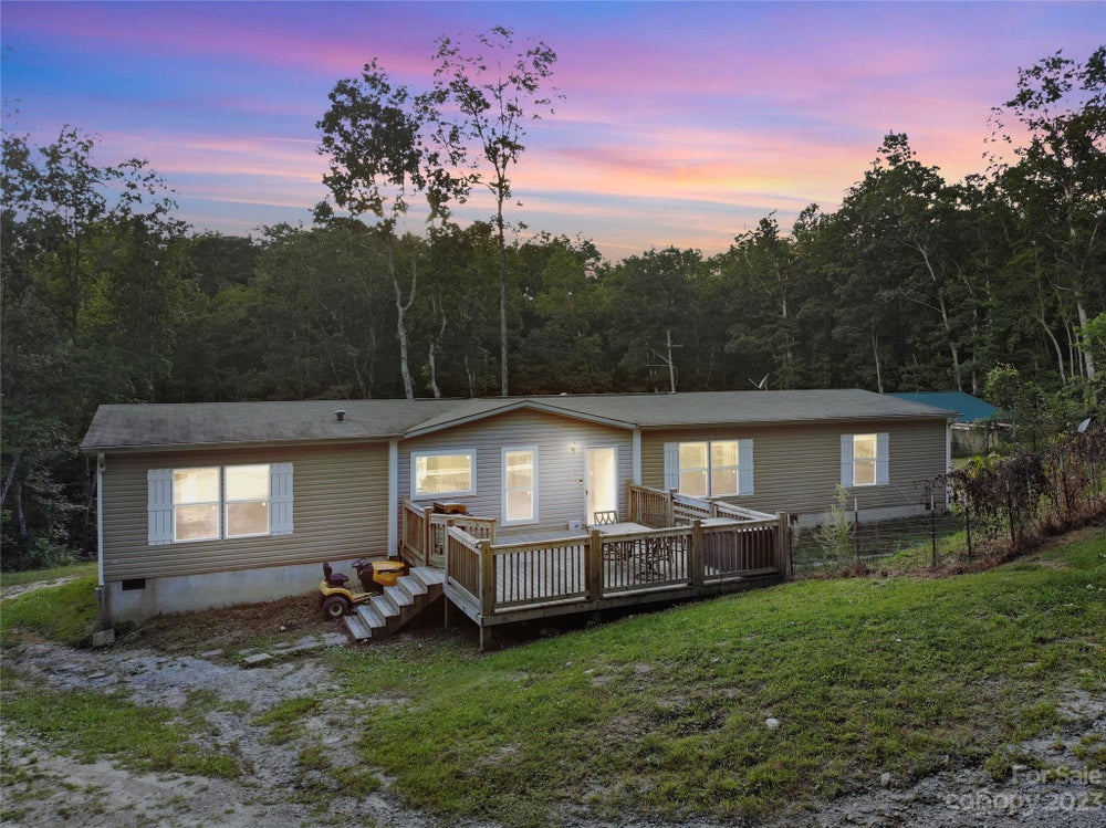 1064 Deerchase Circle, Cedar Mountain, NC 28718 BHGRE