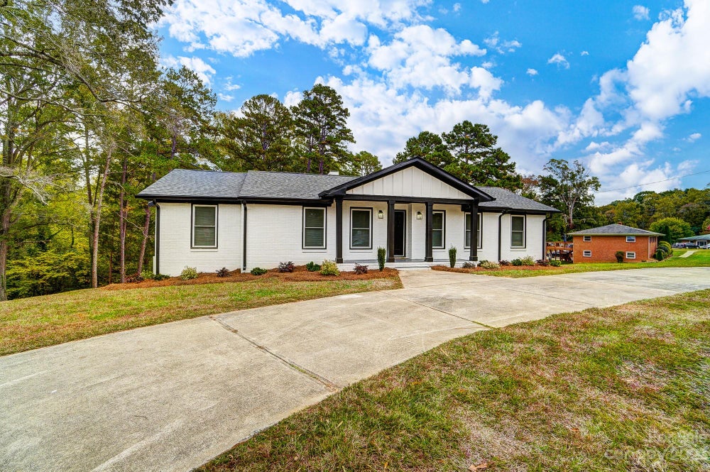 405 Fielding Road, Charlotte, NC 28214 BHGRE