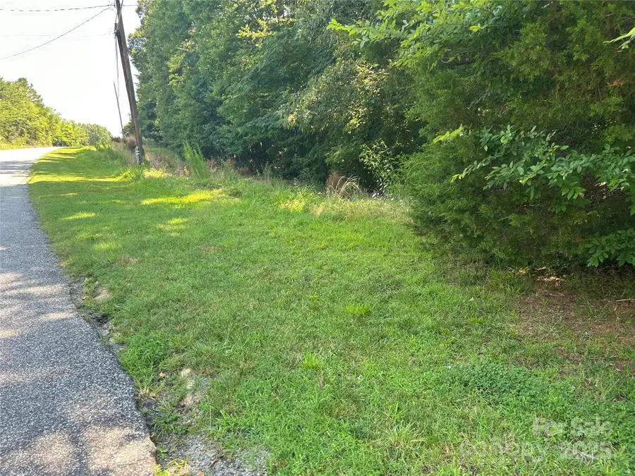 255 Bowers Road, Thomasville, NC 27360 - #3