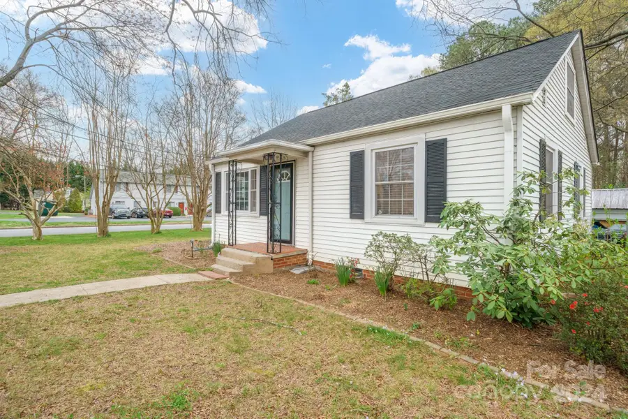 1072 5th Street Ne, Hickory, NC 28601 - #2