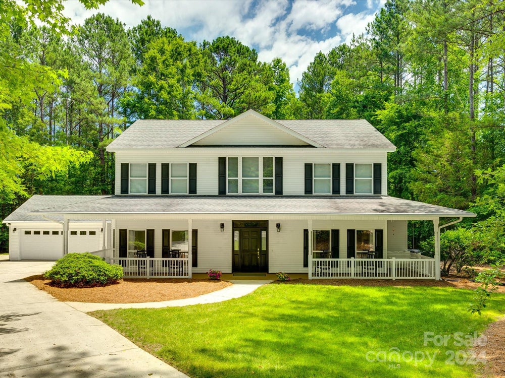 2037 Campbell Lake Court, York, SC 29745 BHGRE