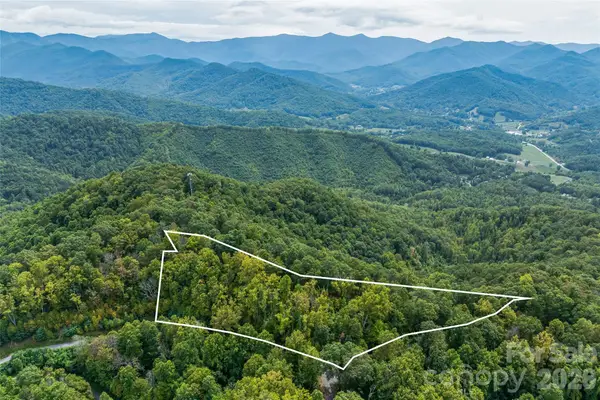 1380 Seven Glens Drive, Weaverville, NC 28787