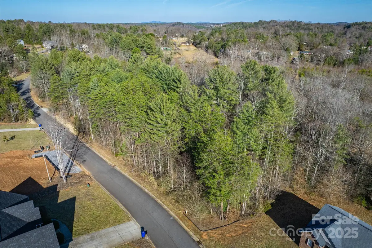 302 Winding Creek Drive, Morganton, NC 28655 - Image #1