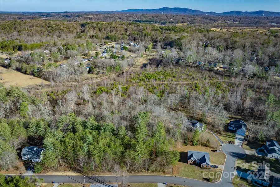 302 Winding Creek Drive, Morganton, NC 28655 - Image #2