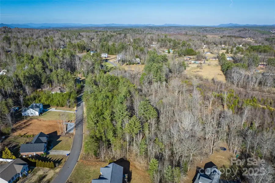 302 Winding Creek Drive, Morganton, NC 28655 - Image #3