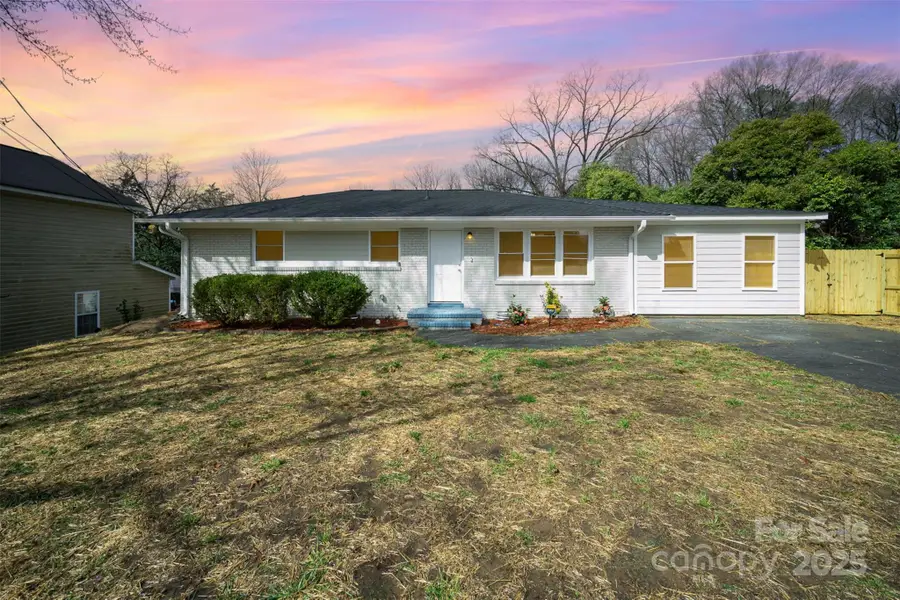 8624 Sharonbrook Drive, Charlotte, NC 28210 - Image #3