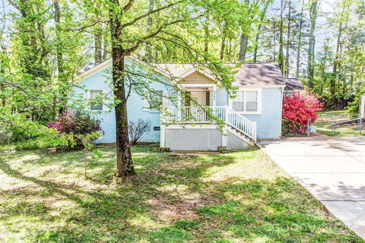 6628 Cool Water Court, Charlotte, NC 28215 - Image #1