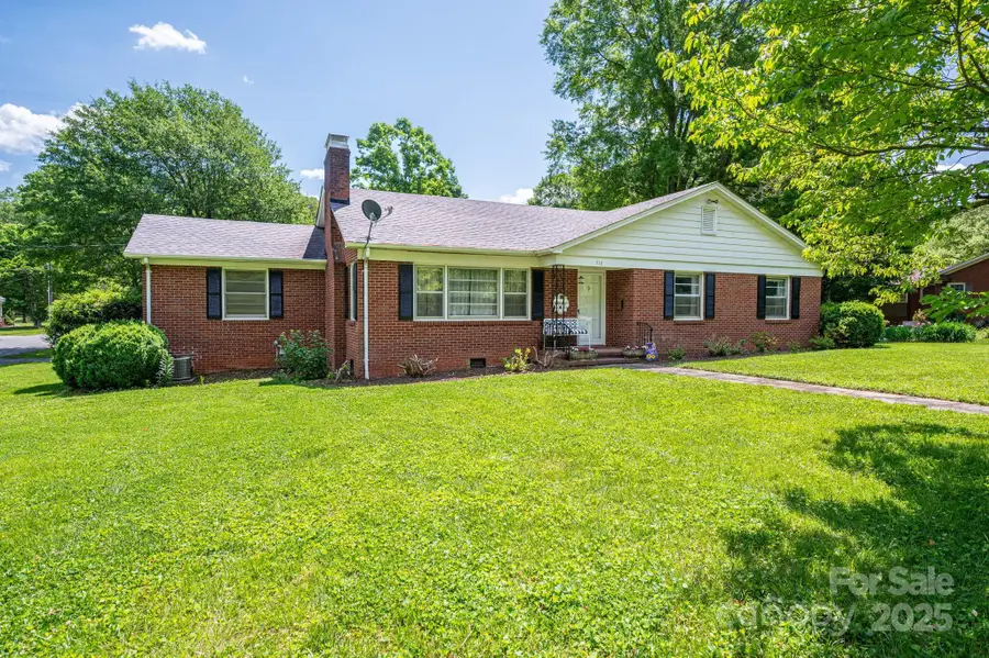 712 2nd Avenue Nw, Conover, NC 28613 - #2