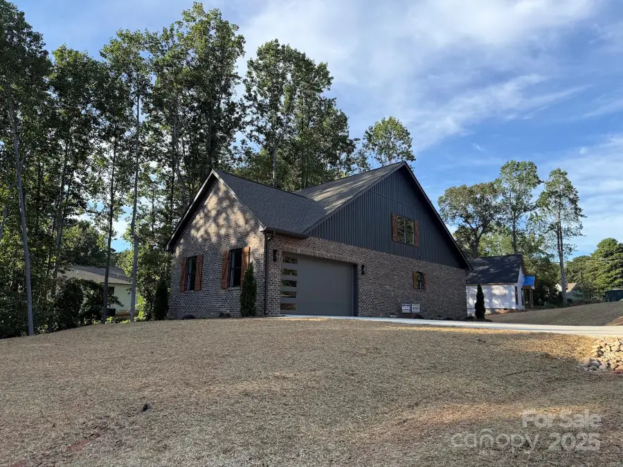 124 Third Street Se, Hickory, NC 28602 - Image #2