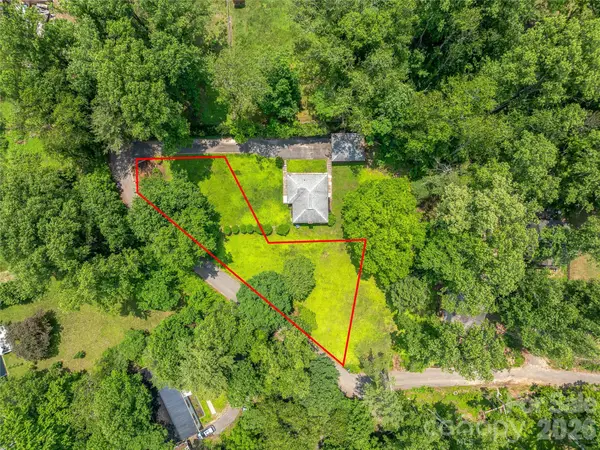 99999 W Skyland Circle #3, Asheville, NC 28804