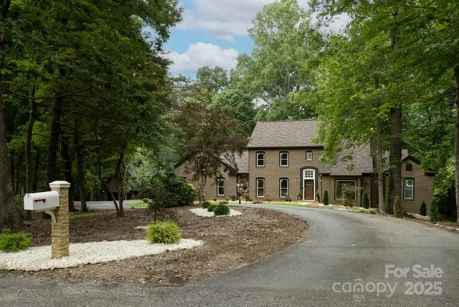 455 Old Farms Road, Wilkesboro, NC 28697 - #2