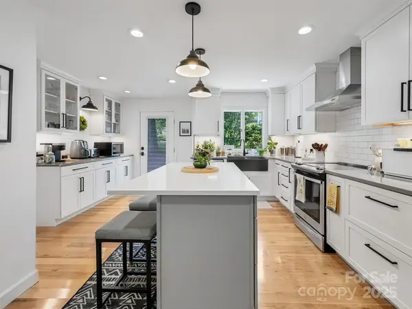 110 Aurora Drive, Asheville, NC 28805