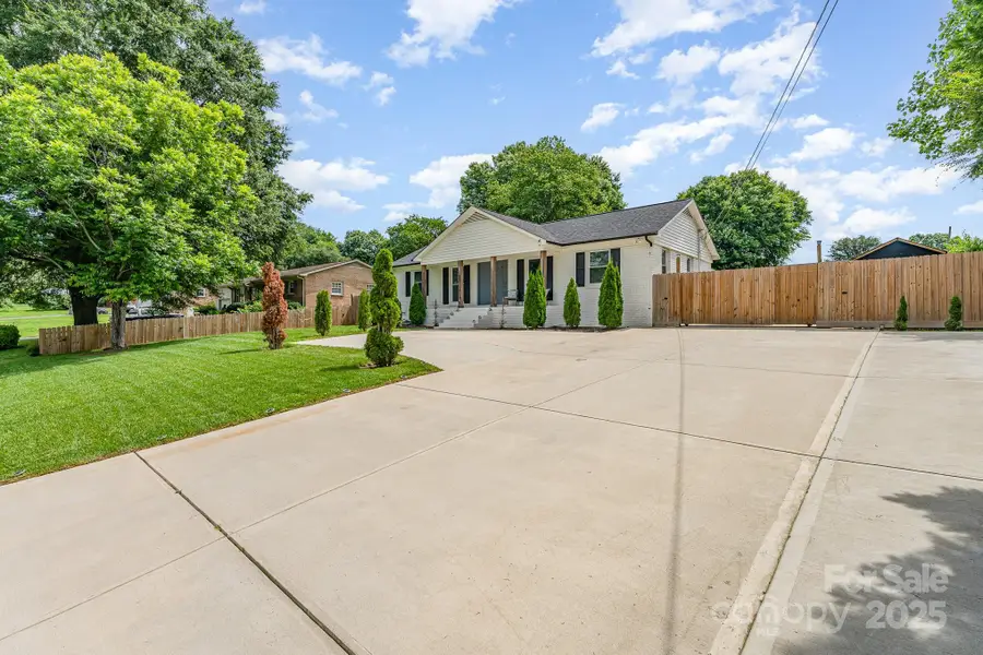 157 Downey Lake Road, Dallas, NC 28034 - Image #2