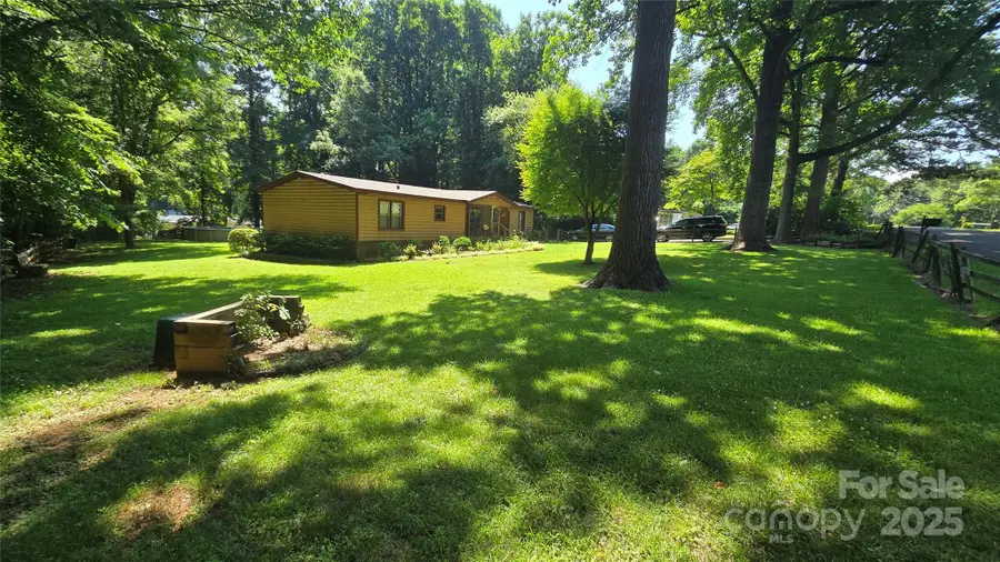 5832 Thompson Road, Charlotte, NC 28216 - Image #3