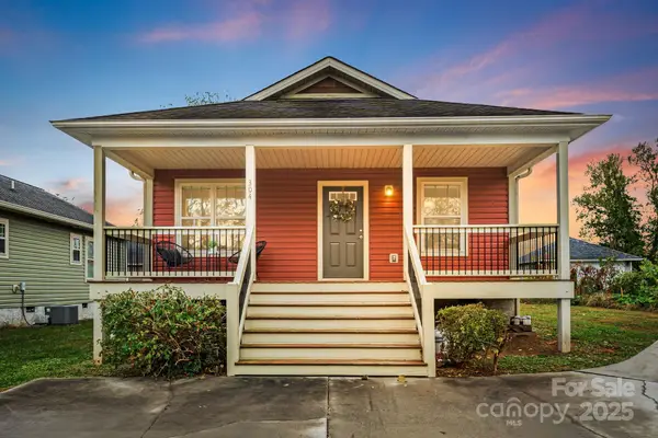 304 Hazel Mill Road, Asheville, NC 28806