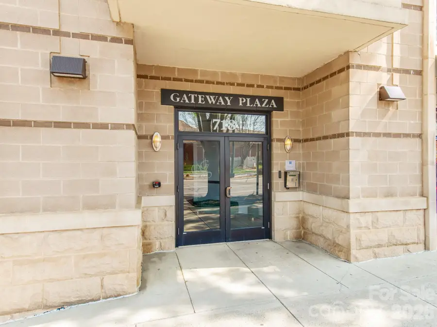 718 W Trade Street, Charlotte, NC 28202 - #2