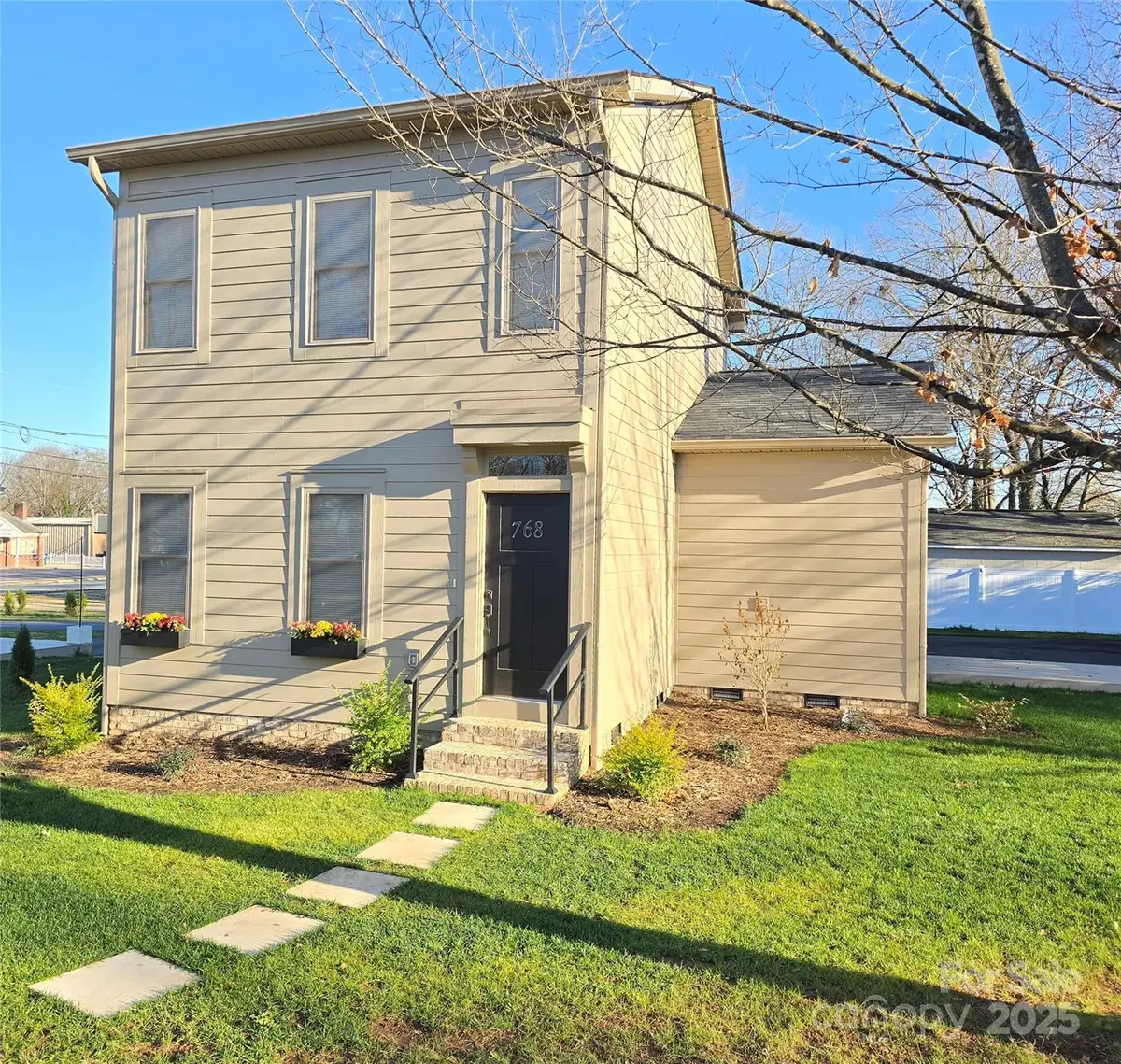 768 8th Street Ne, Hickory, NC 28601 - Image #1