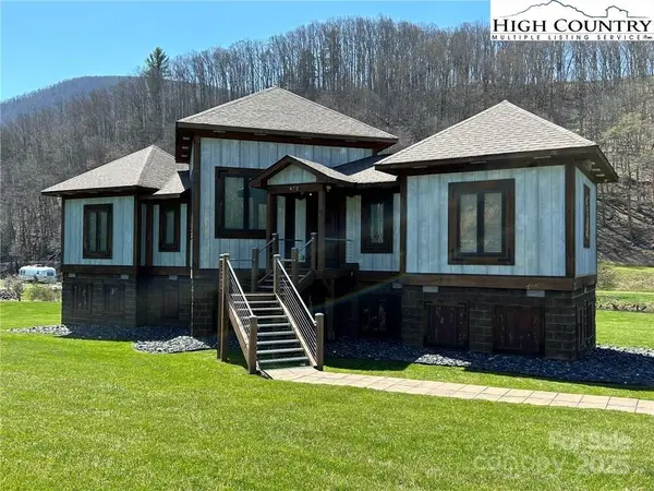 972 W Deep Ford Road, Lansing, NC 28643