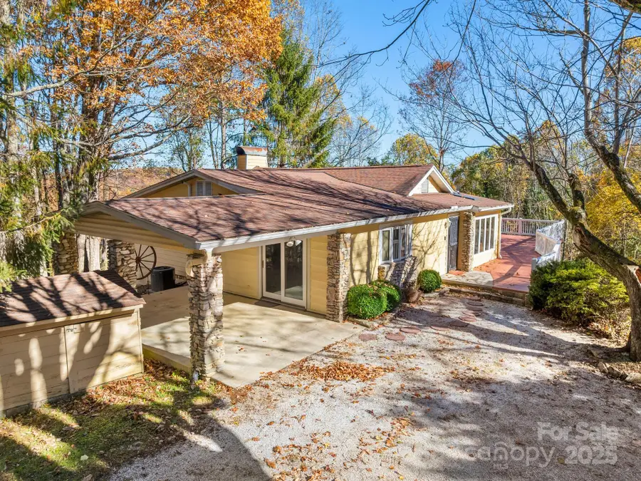 20 Fairview Heights Drive, Hendersonville, NC 28739 - Image #2