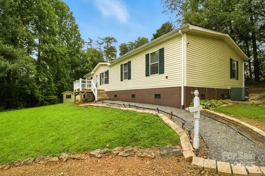 6337 Fairlane Street, Hickory, NC 28602 - Image #2