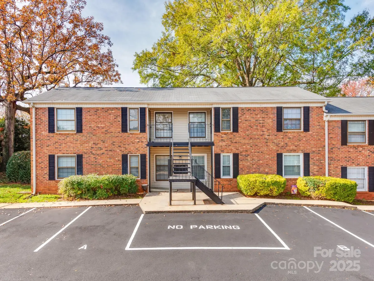 5903 Quail Hollow Road #D, Charlotte, NC 28210 - Image #1