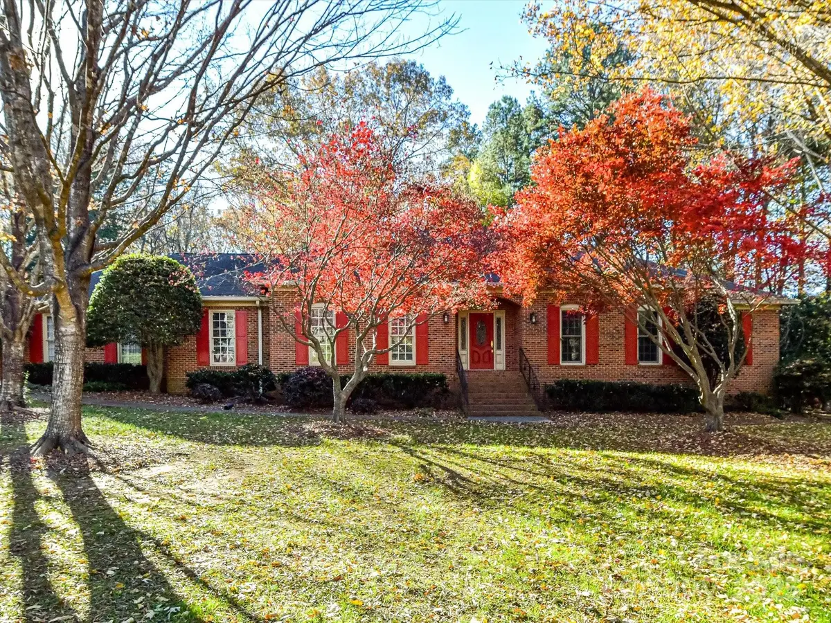 3517 Honeysuckle Drive, Matthews, NC 28104 - Image #1
